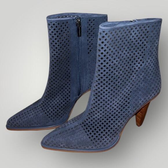New Vince Camuto YOLANDAL Booties Lazer Cut Blue Suede w/ Zipper, Wm's 6 - Picture 2 of 10